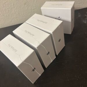 Apple AirPods Pro Box Set